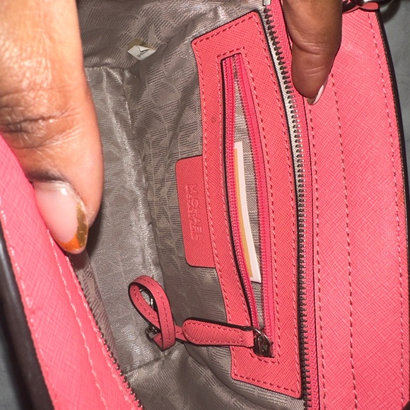 Michael Kors Selma Pocket Medium Messenger. Gently used - Picture 8 of 11